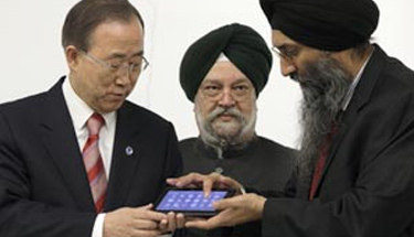 UN gets a taste of Akash tablet 
