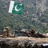 Six killed as militants attack Pakistan checkposts