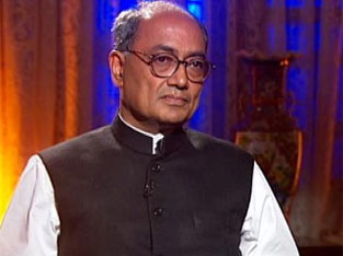 Clean chit to Guj MLAs in porngate not surprising: Digvijay