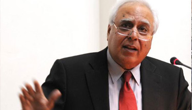 Sibal asks BSNL to find alternative revenue sources 