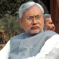 Nitish Kumar cancels dinner after deaths in stampede