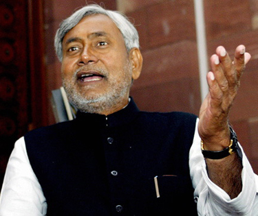 Lalu, Paswan make unsuccessful bid to rock Nitish boat