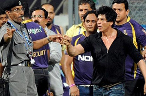 shahrukh scuffle at wankhede