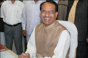 MP CM opens new varsity, enhances his stature