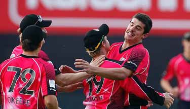Rampaging Sixers look to seal CLT20 final berth