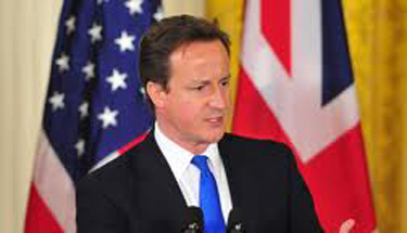 Cameron offers prayers at Golden Temple